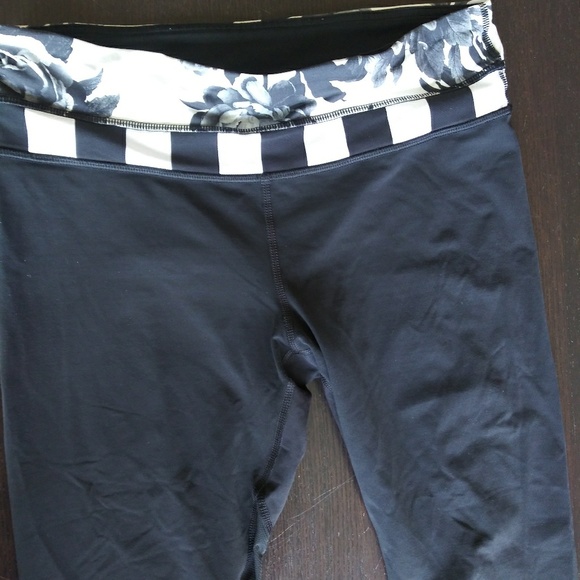 lululemon Inspire Crop Black Floral Brisk Bloom 6 - Picture 6 of 8